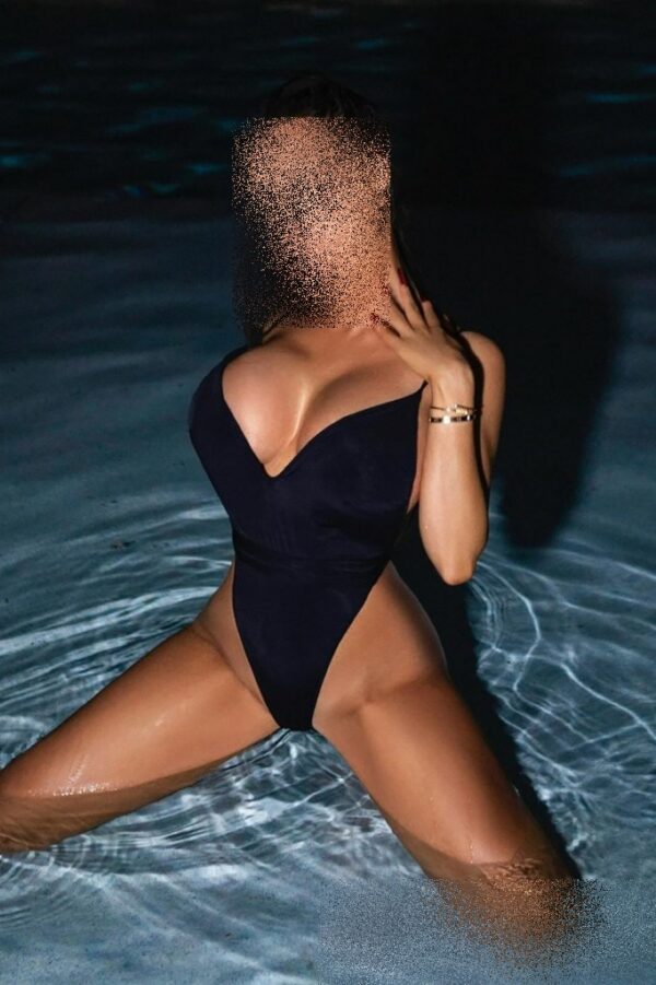 Seviyeli Göztepe Elit Escort Kadını