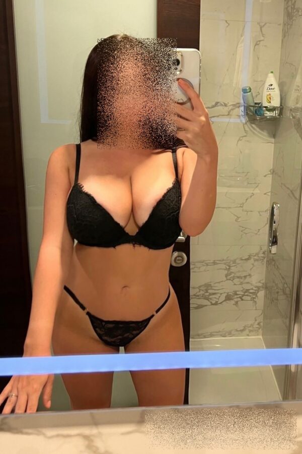 Ateşli Kozyatağı Escort Elif 20 Yaşına Yeni Girdi